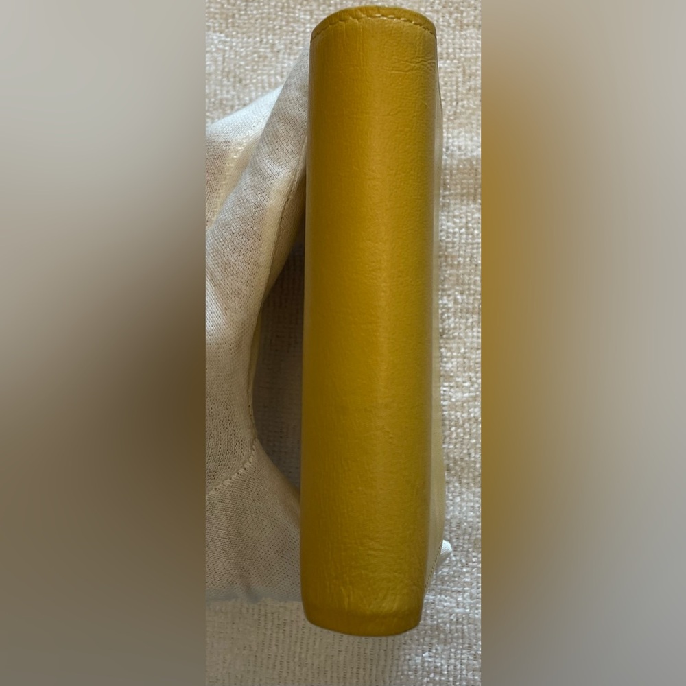 Yves Saint Laurent VINTAGE Authentic Sunflower Yellow Leather Compact Wallet - Picture 14 of 16